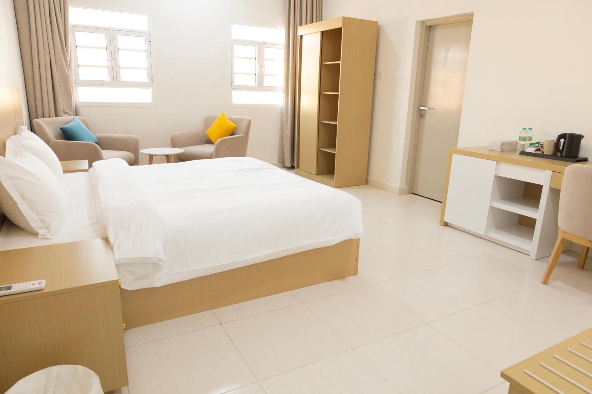 Riviera Suites , Hotel Apartement Sur Bagian luar foto