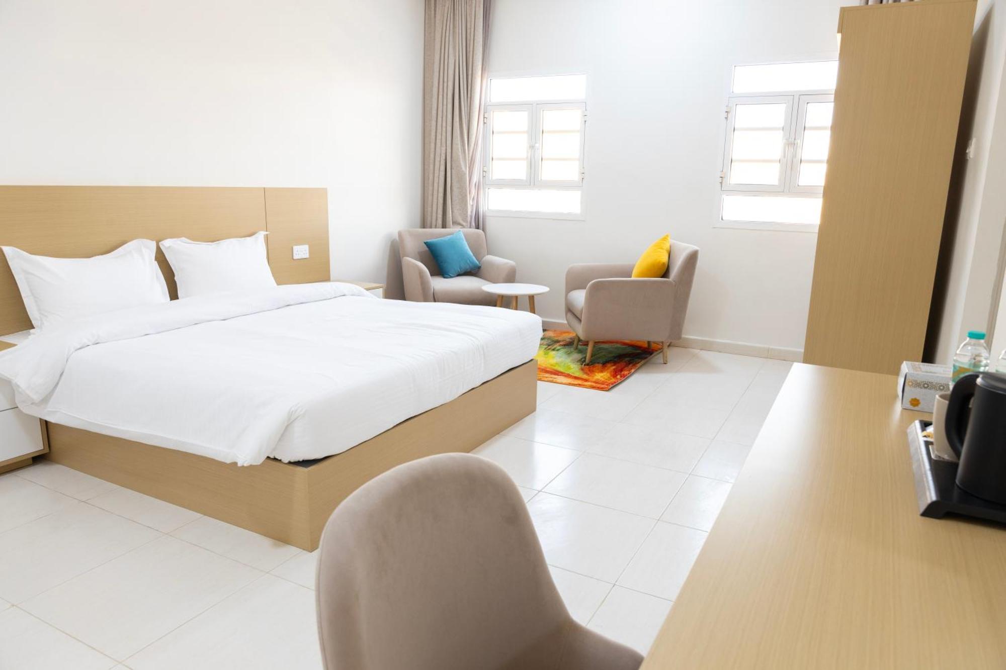 Riviera Suites , Hotel Apartement Sur Bagian luar foto